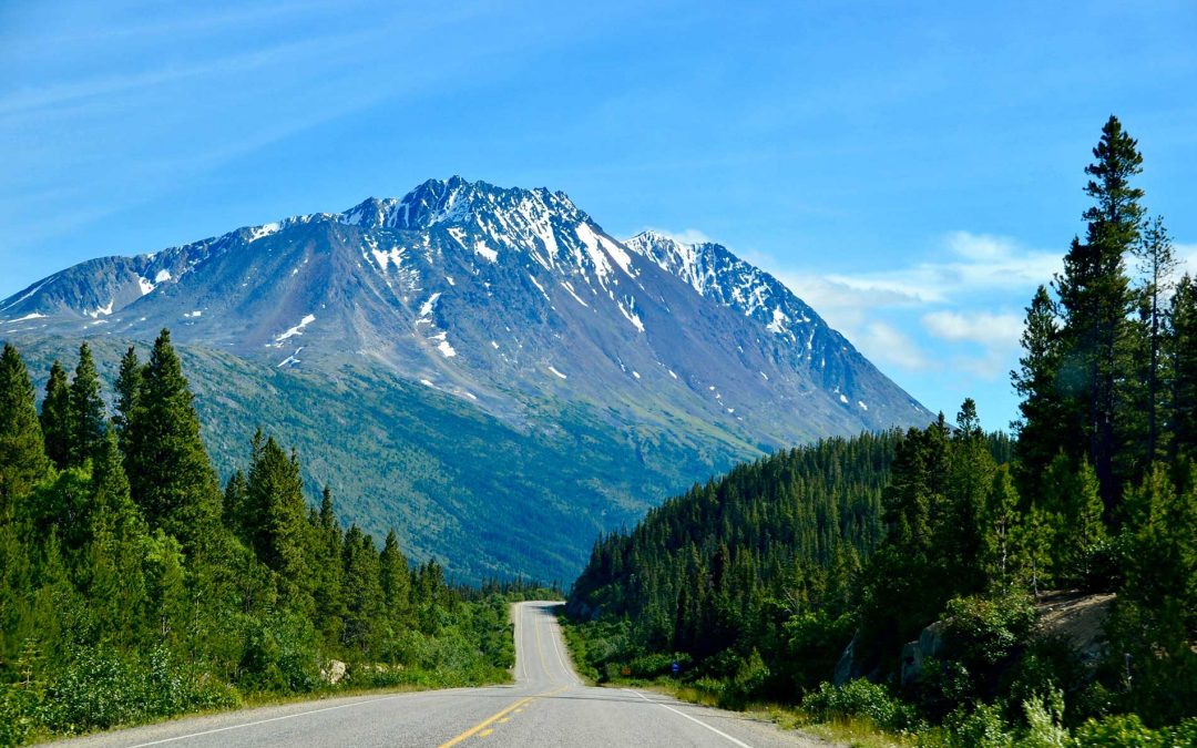 featuredimage-Favourite-Summer-Driving-Roads-in-Canada
